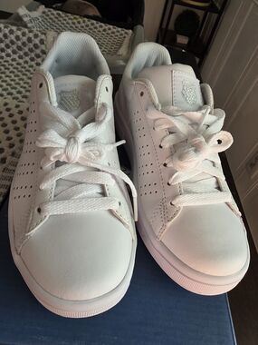 White Perforated Low-Top Sneakers K-swiss Size 5